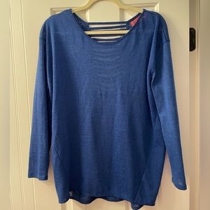 Blue cotton shirt great for a night out!